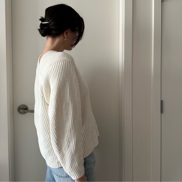 H&M WHITE SWEATER - Picture 5 of 8